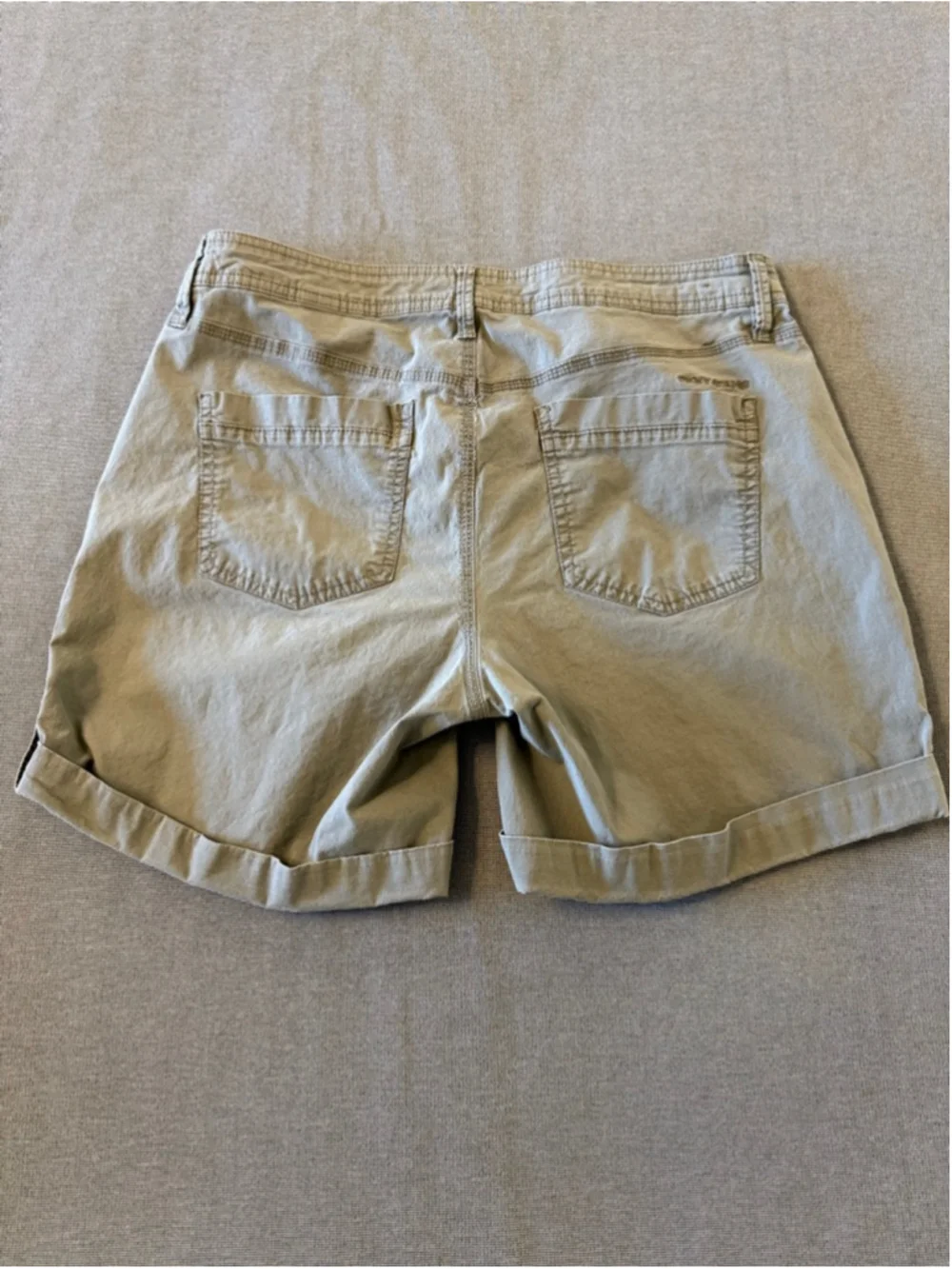 olive green DKNY Jeans women's roll-up tab shorts size 6